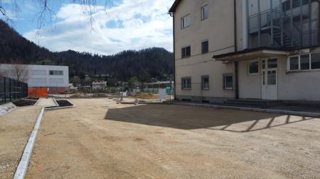 Izgradnja zunanjih površin med šolama (1)